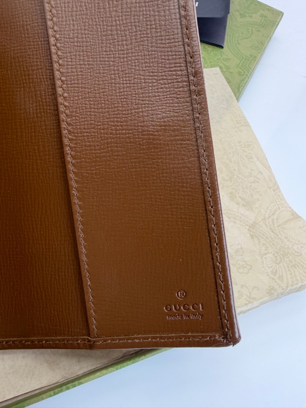 Gucci Interlocking GG Monogram Supreme Passport Card Wallet Organizer - Picture 9 of 10